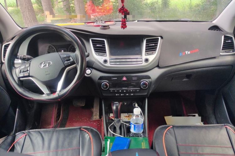 Used Hyundai Tucson 2015 1.6T Dual-Clutch Two-Wheel-Drive Smart Model Center Console