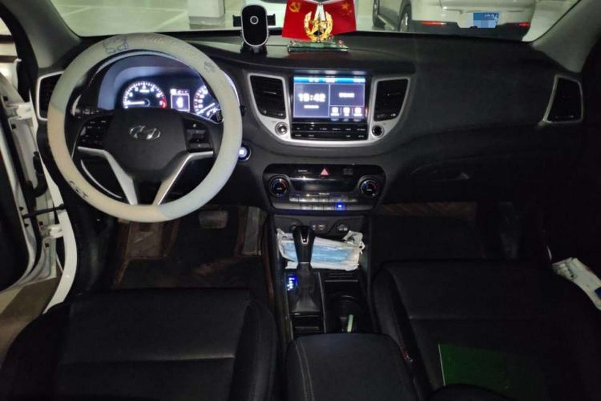 Used Hyundai Tucson 2015 1.6T Dual-Clutch Two-Wheel-Drive Leading Model Center Console