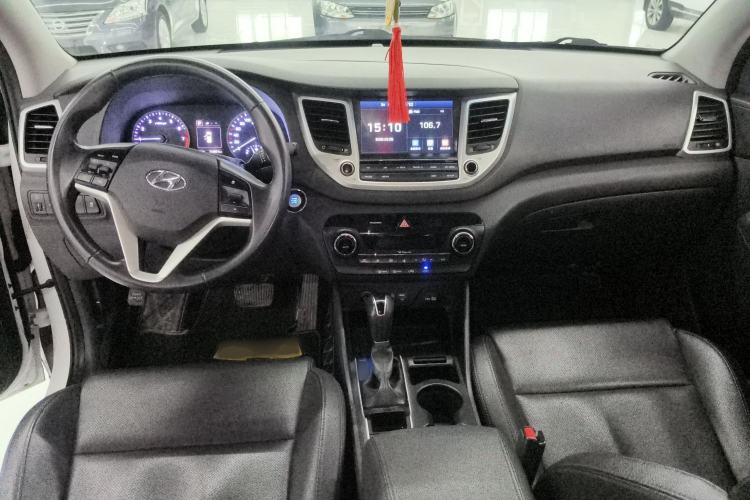 Used Hyundai Tucson 2015 1.6T Dual-Clutch Two-Wheel-Drive Smart Model Center Console