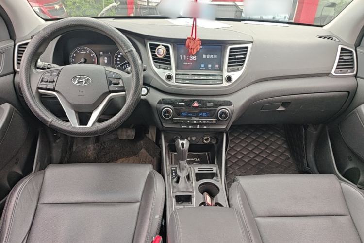 Used Hyundai Tucson 2015 1.6T Dual-Clutch Two-Wheel-Drive Smart Model Center Console