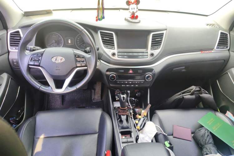 Used Hyundai Tucson 2015 1.6T Dual-Clutch Two-Wheel-Drive Smart Model Center Console