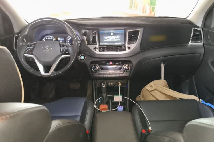 Used Hyundai Tucson 2015 1.6T Dual-Clutch Two-Wheel-Drive Smart Model Center Console