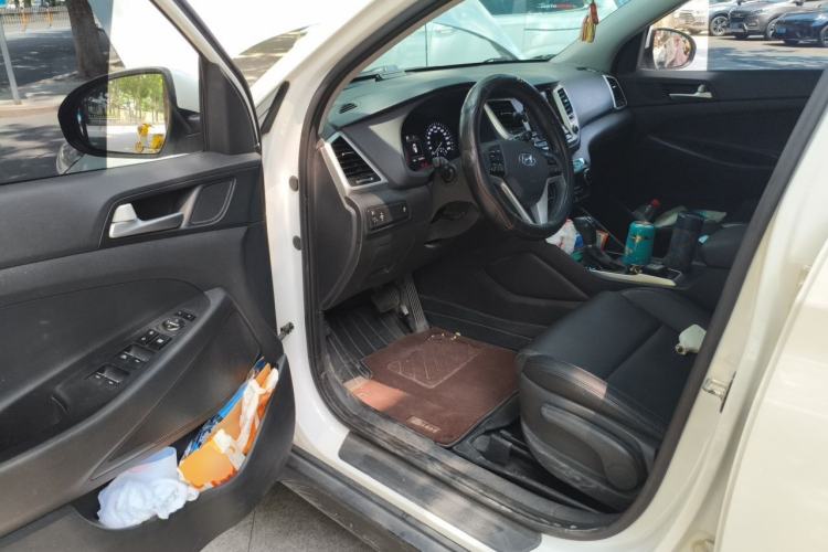 Used Hyundai Tucson 2015 1.6T Dual-Clutch Two-Wheel-Drive Smart Model Driver Seat