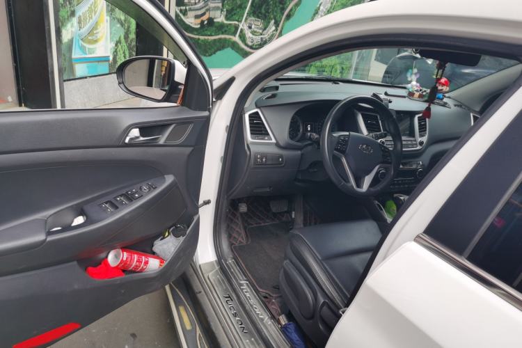 Used Hyundai Tucson 2015 1.6T Dual-Clutch Two-Wheel-Drive Smart Model Driver Seat