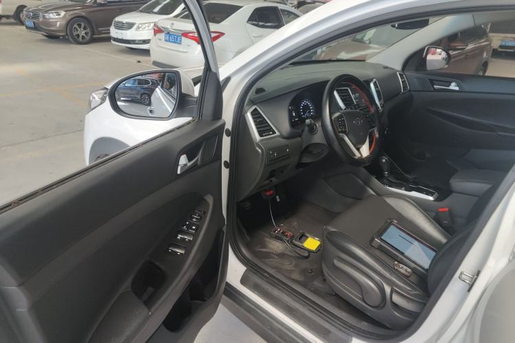 Used Hyundai Tucson 2015 1.6T Dual-Clutch Two-Wheel-Drive Smart Model Driver Seat
