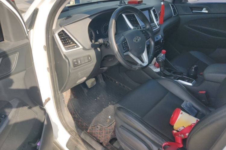 Used Hyundai Tucson 2015 1.6T Dual-Clutch Two-Wheel-Drive Smart Model Driver Seat