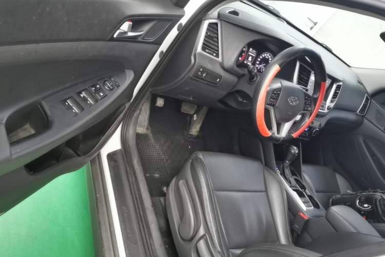 Used Hyundai Tucson 2015 1.6T Dual-Clutch Two-Wheel-Drive Smart Model Driver Seat