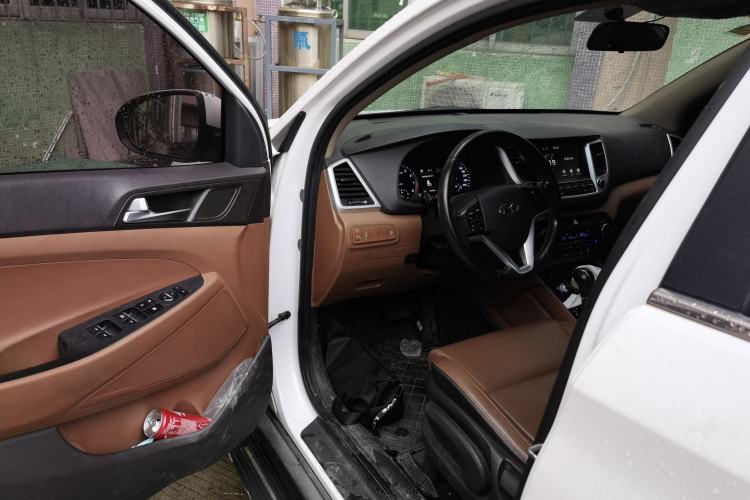 Used Hyundai Tucson 2015 1.6T Dual-Clutch Two-Wheel-Drive Smart Model Driver Seat