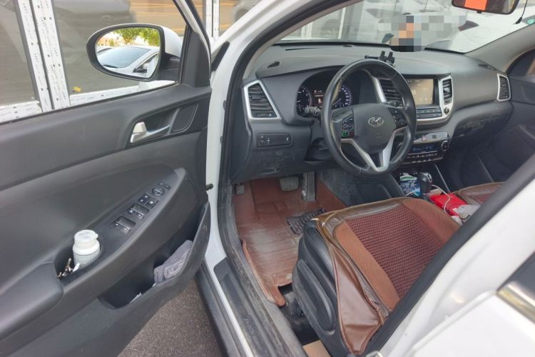 Used Hyundai Tucson 2015 1.6T Dual-Clutch Two-Wheel-Drive Smart Model Driver Seat