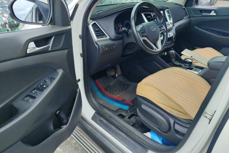 Used Hyundai Tucson 2015 1.6T Dual-Clutch Two-Wheel-Drive Smart Model Driver Seat