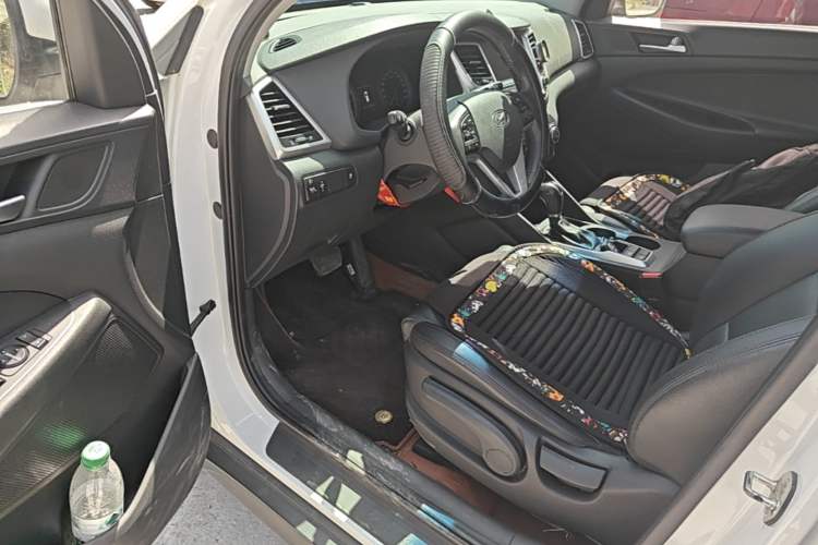 Used Hyundai Tucson 2015 1.6T Dual-Clutch Two-Wheel-Drive Smart Model Driver Seat