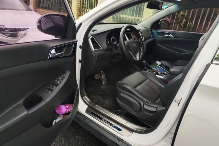 Used Hyundai Tucson 2015 1.6T Dual-Clutch Two-Wheel-Drive Smart Model Driver Seat