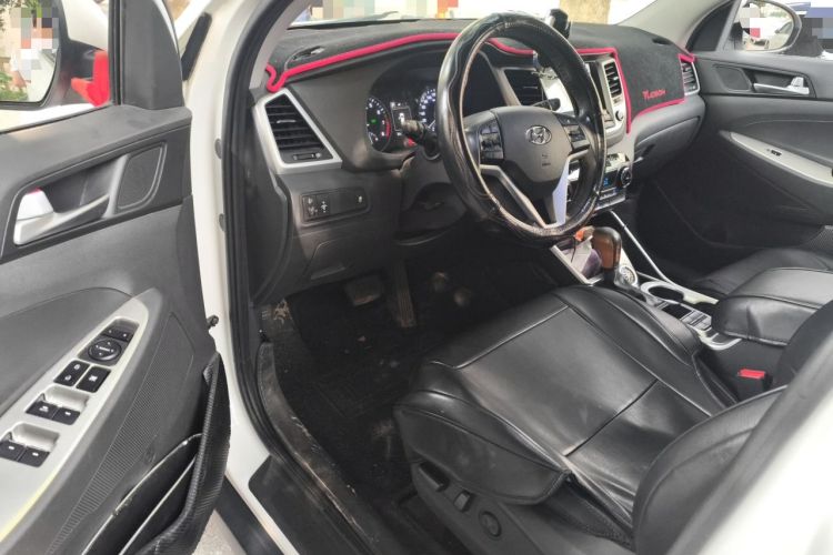 Used Hyundai Tucson 2015 1.6T Dual-Clutch Two-Wheel-Drive Smart Model Driver Seat