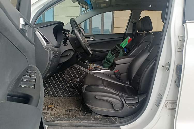 Used Hyundai Tucson 2015 1.6T Dual-Clutch Two-Wheel-Drive Smart Model Driver Seat