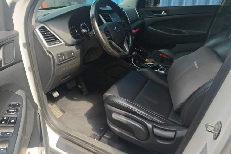 Used Hyundai Tucson 2015 1.6T Dual-Clutch Two-Wheel-Drive Smart Model Driver Seat