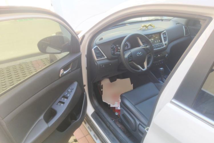 Used Hyundai Tucson 2015 1.6T Dual-Clutch Two-Wheel-Drive Leading Model Driver Seat
