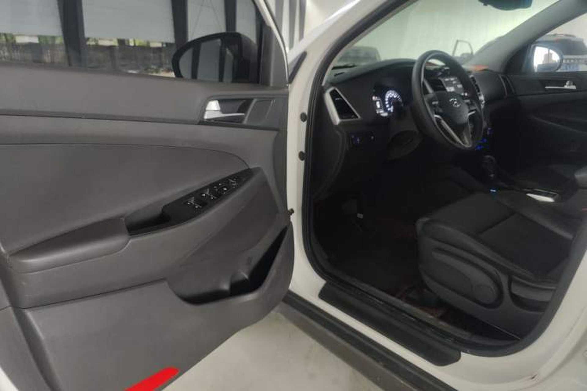 Used Hyundai Tucson 2015 1.6T Dual-Clutch Two-Wheel-Drive Smart Model Driver Seat