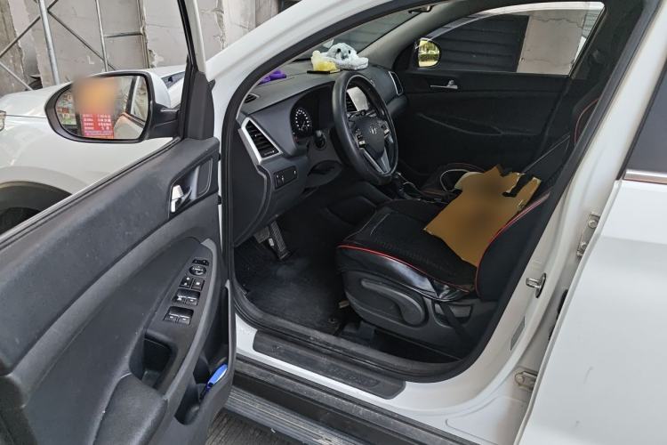 Used Hyundai Tucson 2015 1.6T Dual-Clutch Two-Wheel-Drive Smart Model Driver Seat