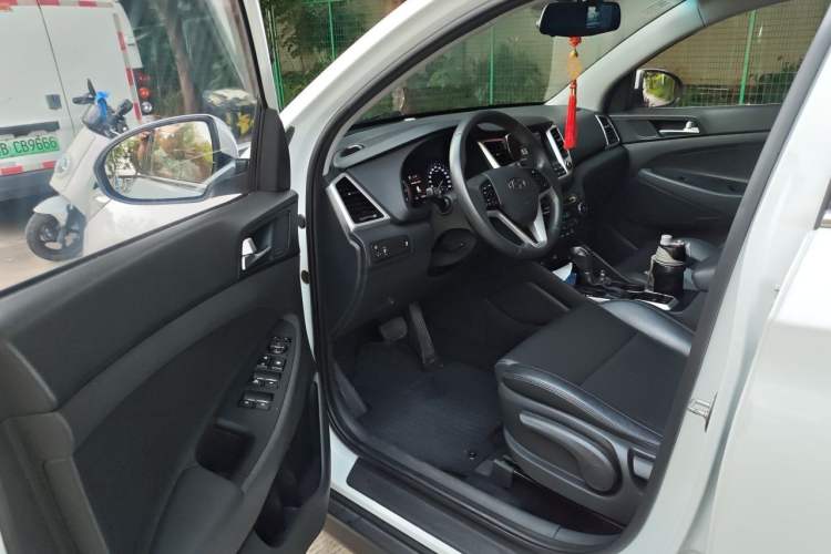 Used Hyundai Tucson 2015 1.6T Dual-Clutch Two-Wheel-Drive Smart Model Driver Seat
