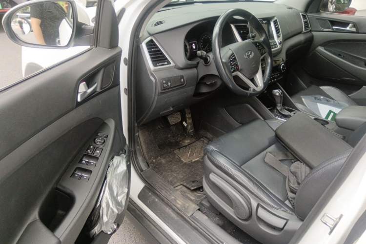 Used Hyundai Tucson 2015 1.6T Dual-Clutch Two-Wheel-Drive Smart Model Driver Seat