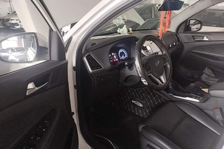 Used Hyundai Tucson 2015 1.6T Dual-Clutch Two-Wheel-Drive Smart Model Driver Seat