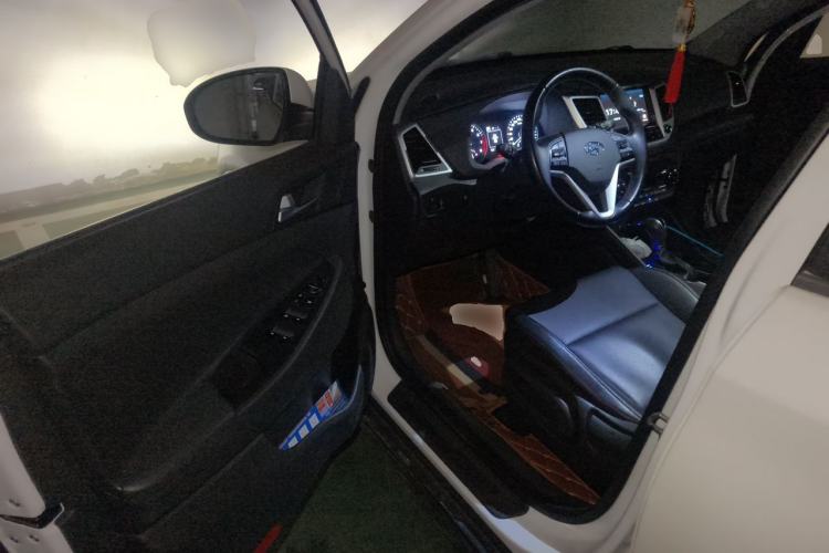 Used Hyundai Tucson 2015 1.6T Dual-Clutch Two-Wheel-Drive Smart Model Driver Seat