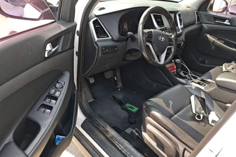 Used Hyundai Tucson 2015 1.6T Dual-Clutch Two-Wheel-Drive Smart Model Driver Seat