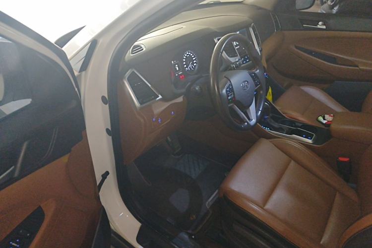 Used Hyundai Tucson 2015 1.6T Dual-Clutch Two-Wheel-Drive Smart Model Driver Seat