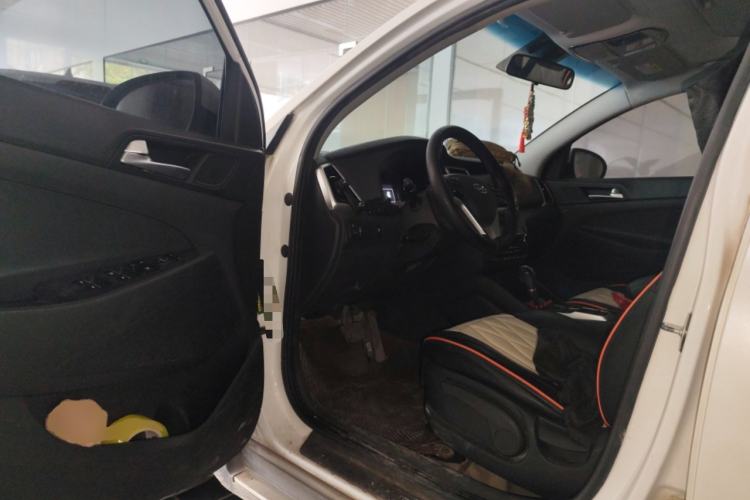 Used Hyundai Tucson 2015 1.6T Dual-Clutch Two-Wheel-Drive Smart Model Driver Seat