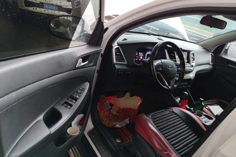 Used Hyundai Tucson 2015 1.6T Dual-Clutch Two-Wheel-Drive Leading Model Driver Seat