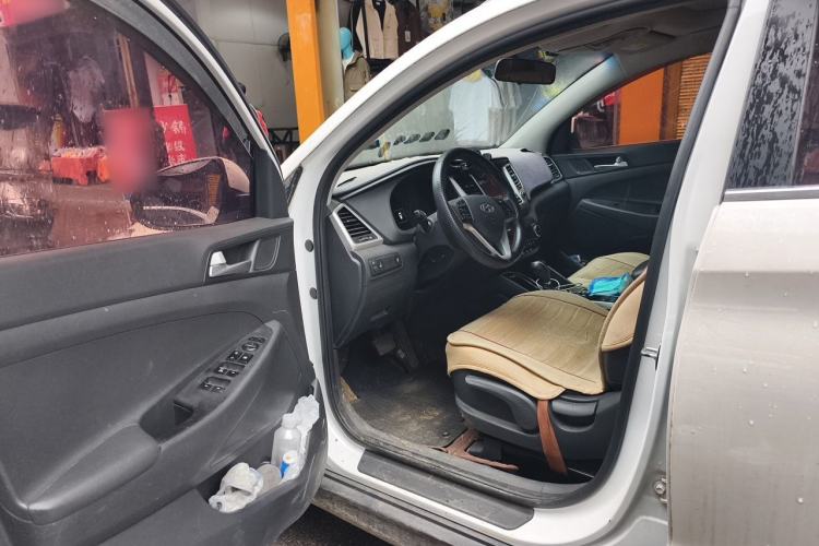 Used Hyundai Tucson 2015 1.6T Dual-Clutch Two-Wheel-Drive Smart Model Driver Seat
