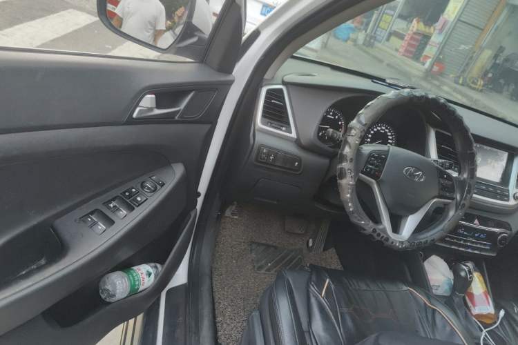 Used Hyundai Tucson 2015 1.6T Dual-Clutch Two-Wheel-Drive Smart Model Driver Seat