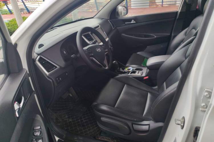 Used Hyundai Tucson 2015 1.6T Dual-Clutch Two-Wheel-Drive Smart Model Driver Seat
