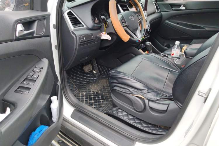 Used Hyundai Tucson 2015 1.6T Dual-Clutch Two-Wheel-Drive Smart Model Driver Seat