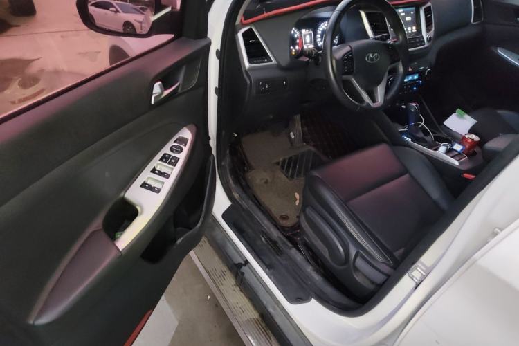 Used Hyundai Tucson 2015 1.6T Dual-Clutch Two-Wheel-Drive Smart Model Driver Seat