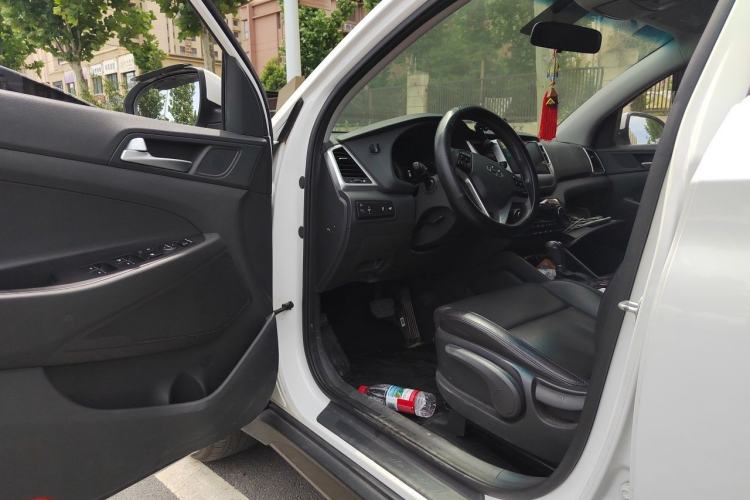 Used Hyundai Tucson 2015 1.6T Dual-Clutch Two-Wheel-Drive Leading Model Driver Seat