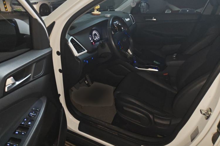 Used Hyundai Tucson 2015 1.6T Dual-Clutch Two-Wheel-Drive Smart Model Driver Seat