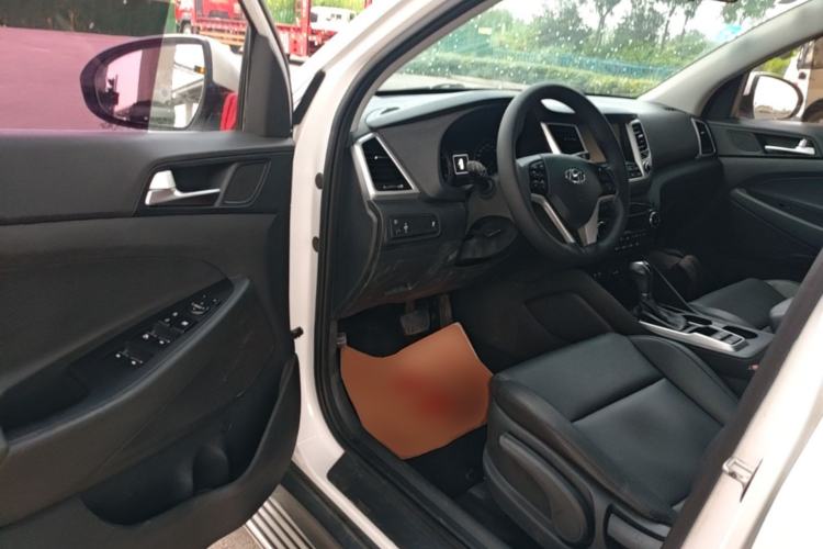 Used Hyundai Tucson 2015 1.6T Dual-Clutch Two-Wheel-Drive Smart Model Driver Seat