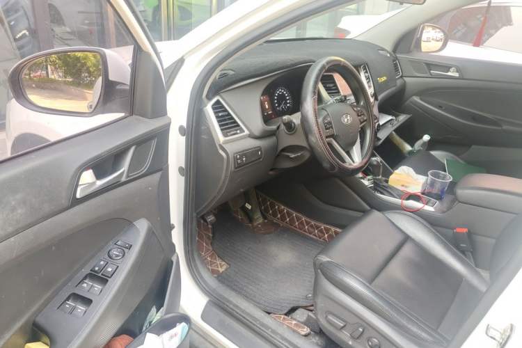 Used Hyundai Tucson 2015 1.6T Dual-Clutch Two-Wheel-Drive Smart Model Driver Seat