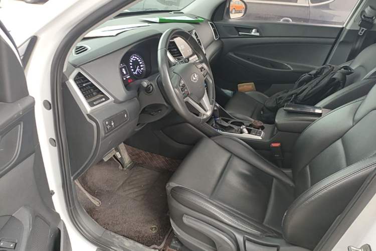 Used Hyundai Tucson 2015 1.6T Dual-Clutch Two-Wheel-Drive Smart Model Driver Seat