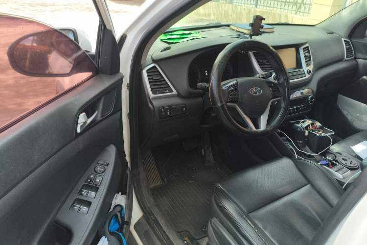 Used Hyundai Tucson 2015 1.6T Dual-Clutch Two-Wheel-Drive Smart Model Driver Seat