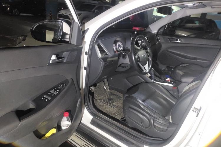 Used Hyundai Tucson 2015 1.6T Dual-Clutch Two-Wheel-Drive Smart Model Driver Seat