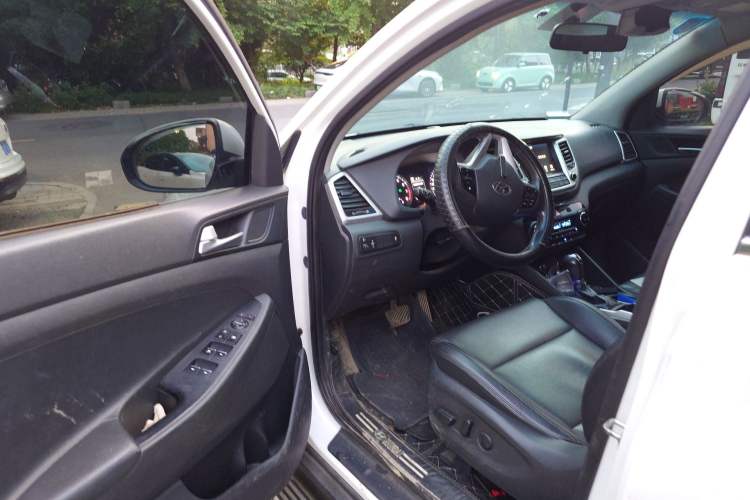 Used Hyundai Tucson 2015 1.6T Dual-Clutch Two-Wheel-Drive Smart Model Driver Seat