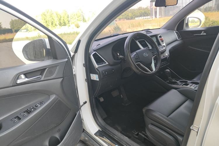 Used Hyundai Tucson 2015 1.6T Dual-Clutch Two-Wheel-Drive Smart Model Driver Seat