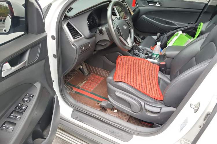 Used Hyundai Tucson 2015 1.6T Dual-Clutch Two-Wheel-Drive Smart Model Driver Seat