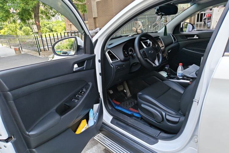 Used Hyundai Tucson 2015 1.6T Dual-Clutch Two-Wheel-Drive Smart Model Driver Seat