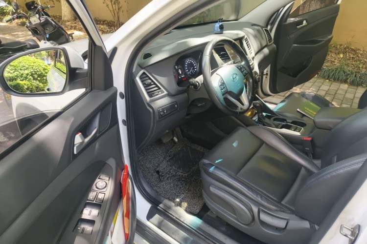 Used Hyundai Tucson 2015 1.6T Dual-Clutch Two-Wheel-Drive Smart Model Driver Seat