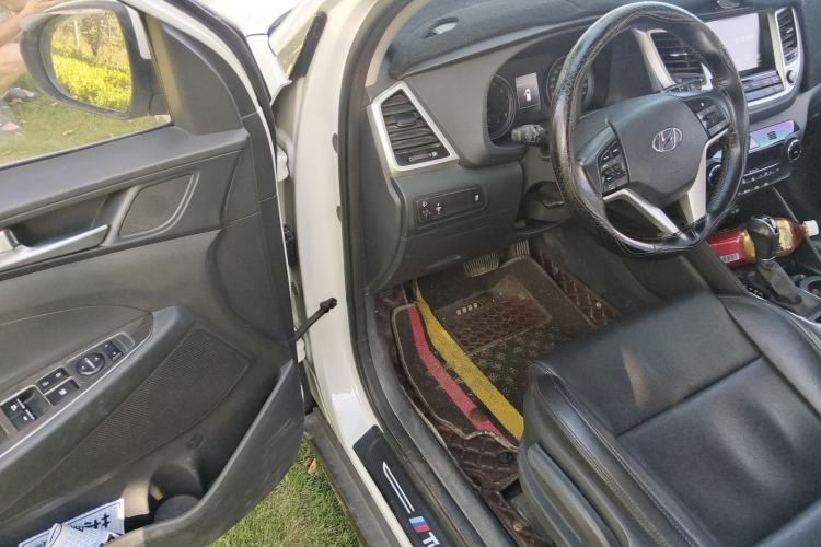 Used Hyundai Tucson 2015 1.6T Dual-Clutch Two-Wheel-Drive Smart Model Driver Seat