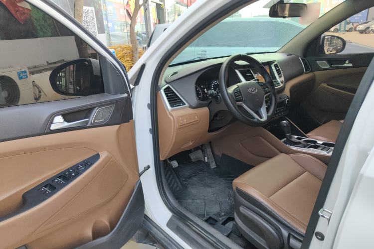 Used Hyundai Tucson 2015 1.6T Dual-Clutch Two-Wheel-Drive Smart Model Driver Seat