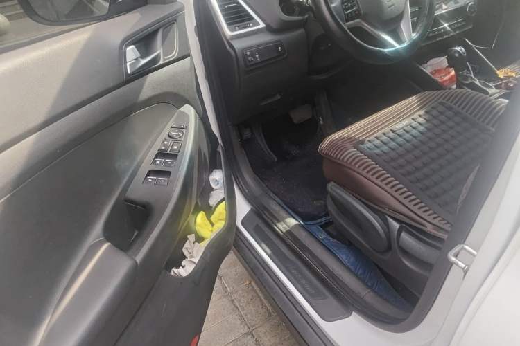 Used Hyundai Tucson 2015 1.6T Dual-Clutch Two-Wheel-Drive Smart Model Driver Seat